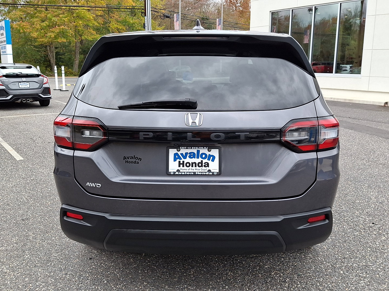 Used 2023 Honda Pilot LX image 9