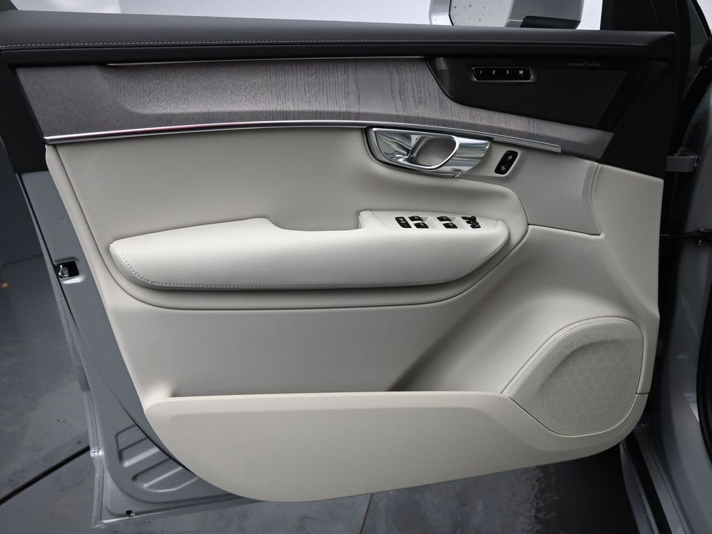 New 2026 Volvo XC90 T8 Ultra image 22
