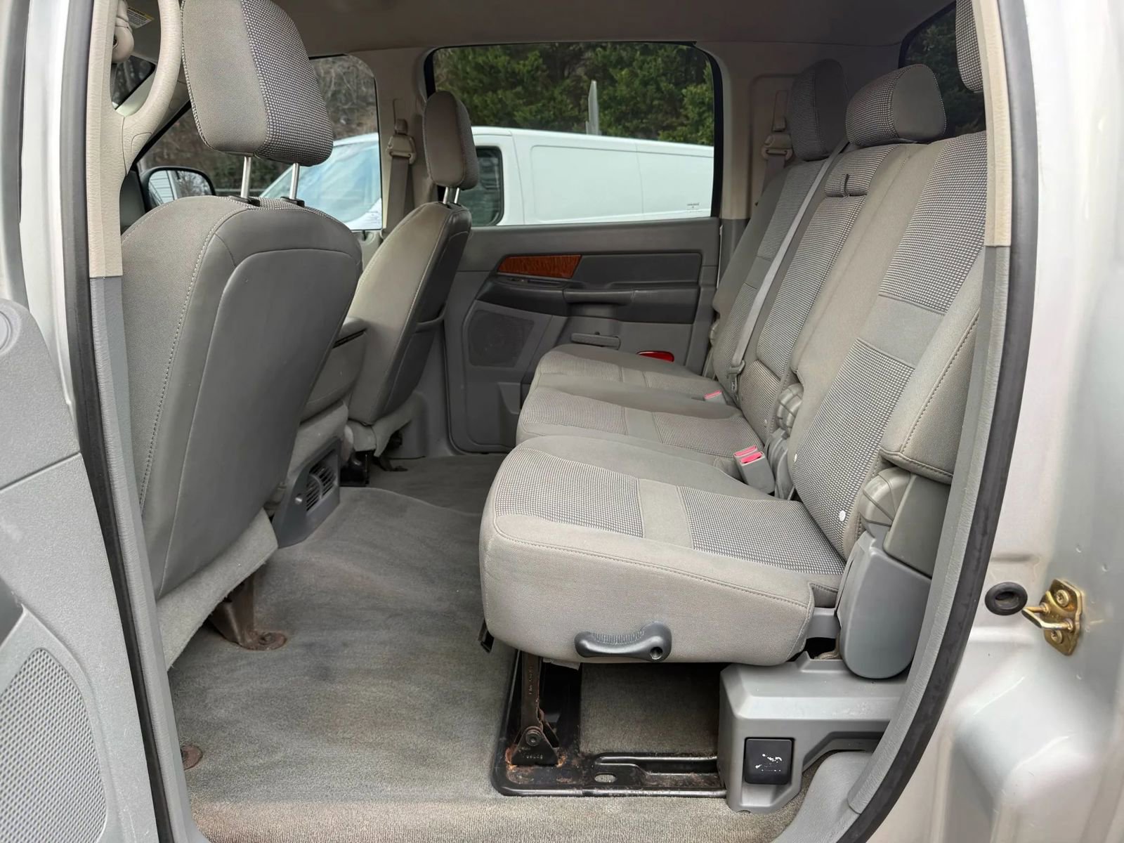 Used 2006 Dodge Ram 1500 Truck SLT image 14