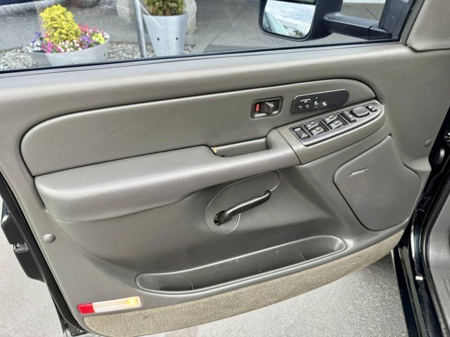 Used 2004 GMC Sierra 2500 SLT w/ Heavy-Duty Power Package AWD/4WD image 22