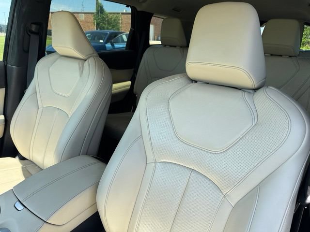 Used 2023 INFINITI QX60 Luxe w/ Vision Package AWD/4WD image 12