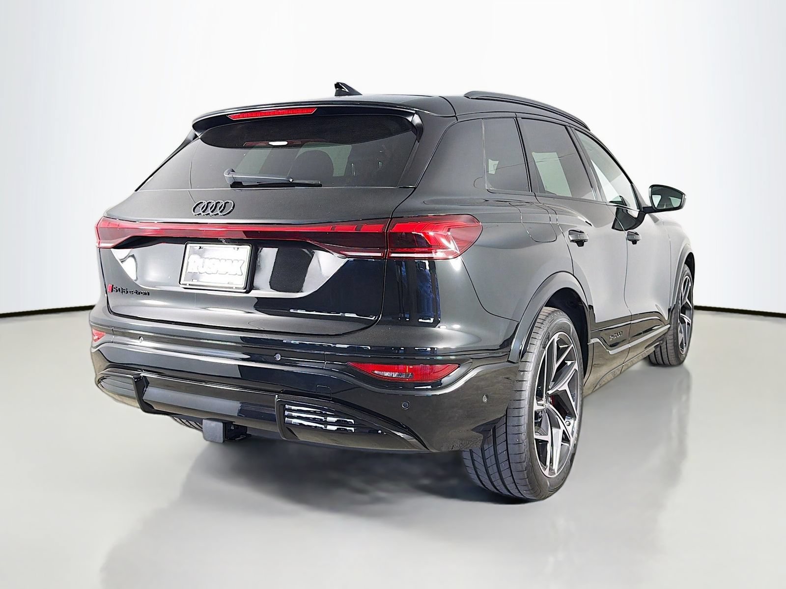 New 2027 Audi SQ6 e-tron Premium Plus AWD/4WD image 7