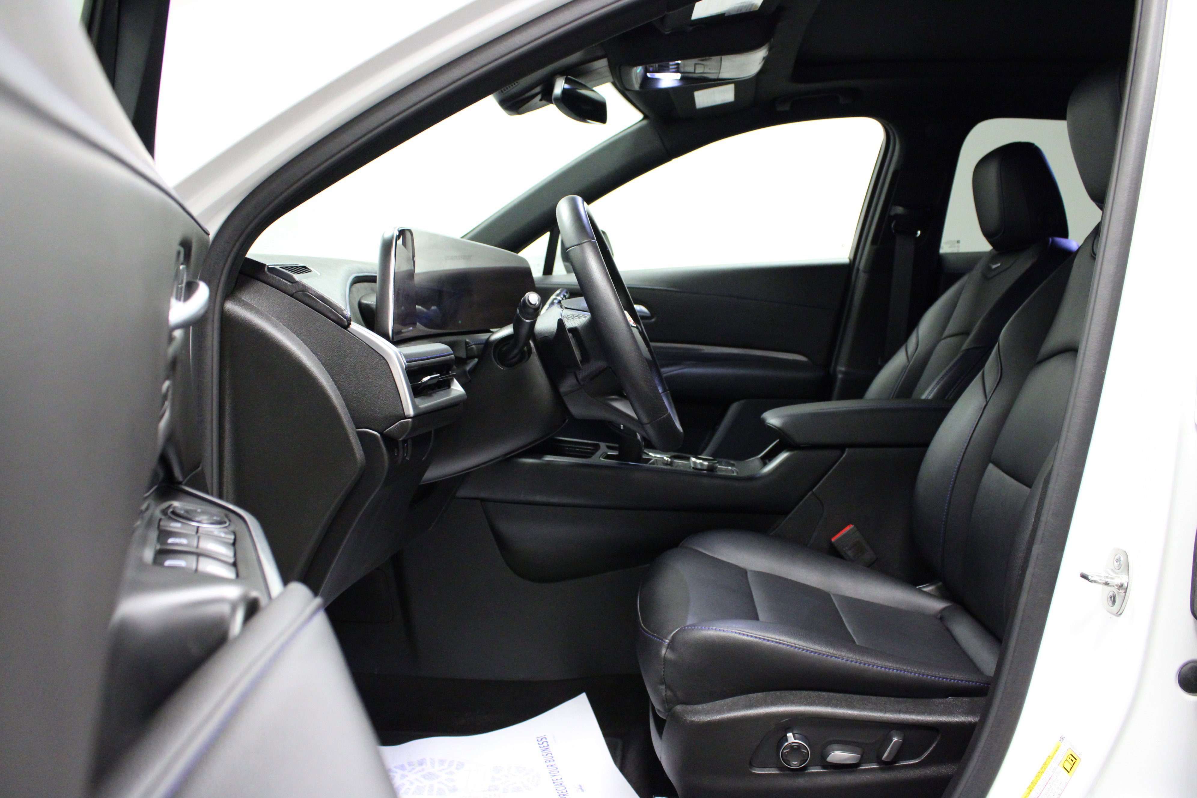 Used 2024 Cadillac XT4 Sport image 12