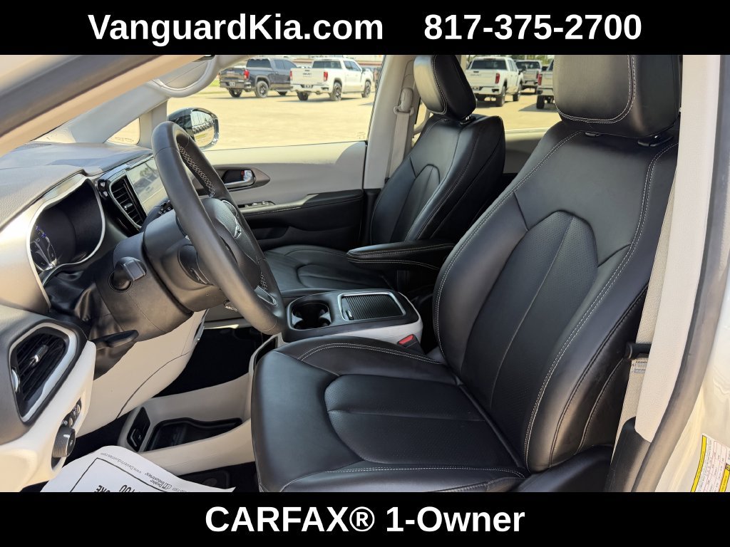 Used 2024 Chrysler Pacifica Touring-L FWD image 29