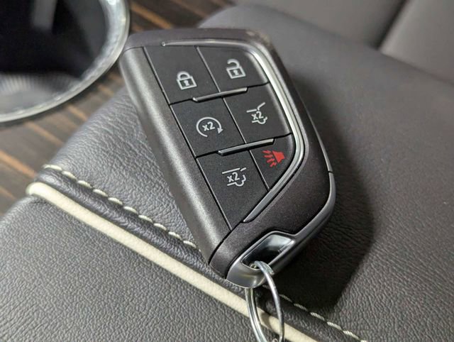 Used 2026 Cadillac Escalade Luxury image 25