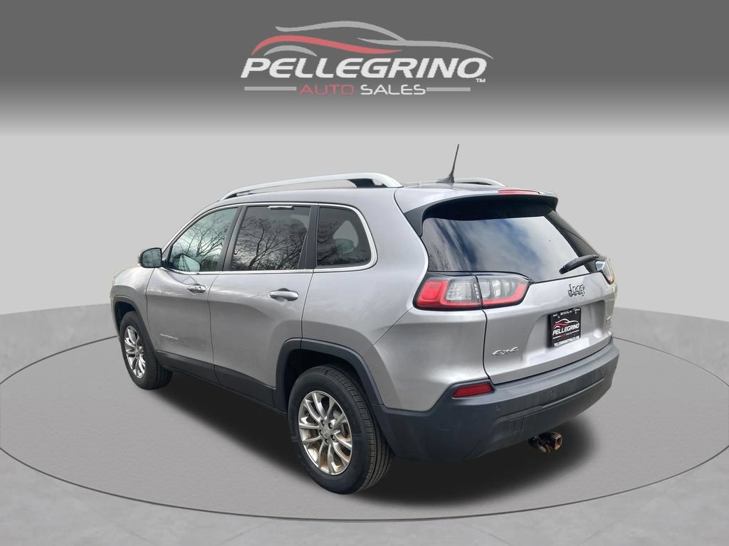 Used 2019 Jeep Cherokee Latitude Plus w/ Cold Weather Group AWD/4WD image 4