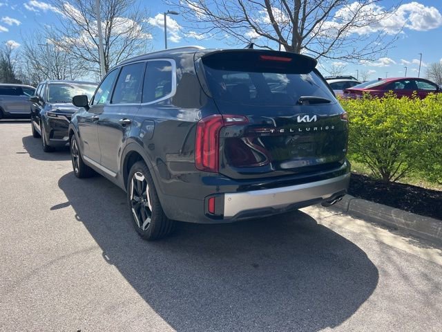 Certified 2025 Kia Telluride S image 3