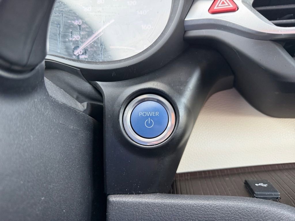 Used 2023 Toyota Sienna XLE w/ XLE Plus Package FWD image 25