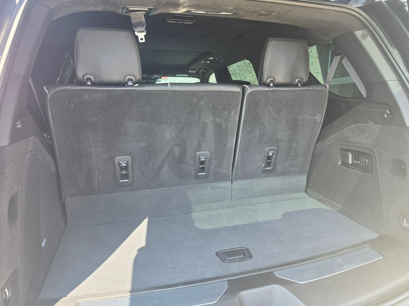 Used 2023 Cadillac Escalade V AWD/4WD image 8