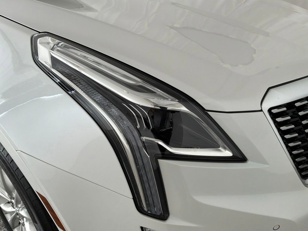 Used 2022 Cadillac XT5 Luxury w/ LPO, Floor Liner Package AWD/4WD image 11