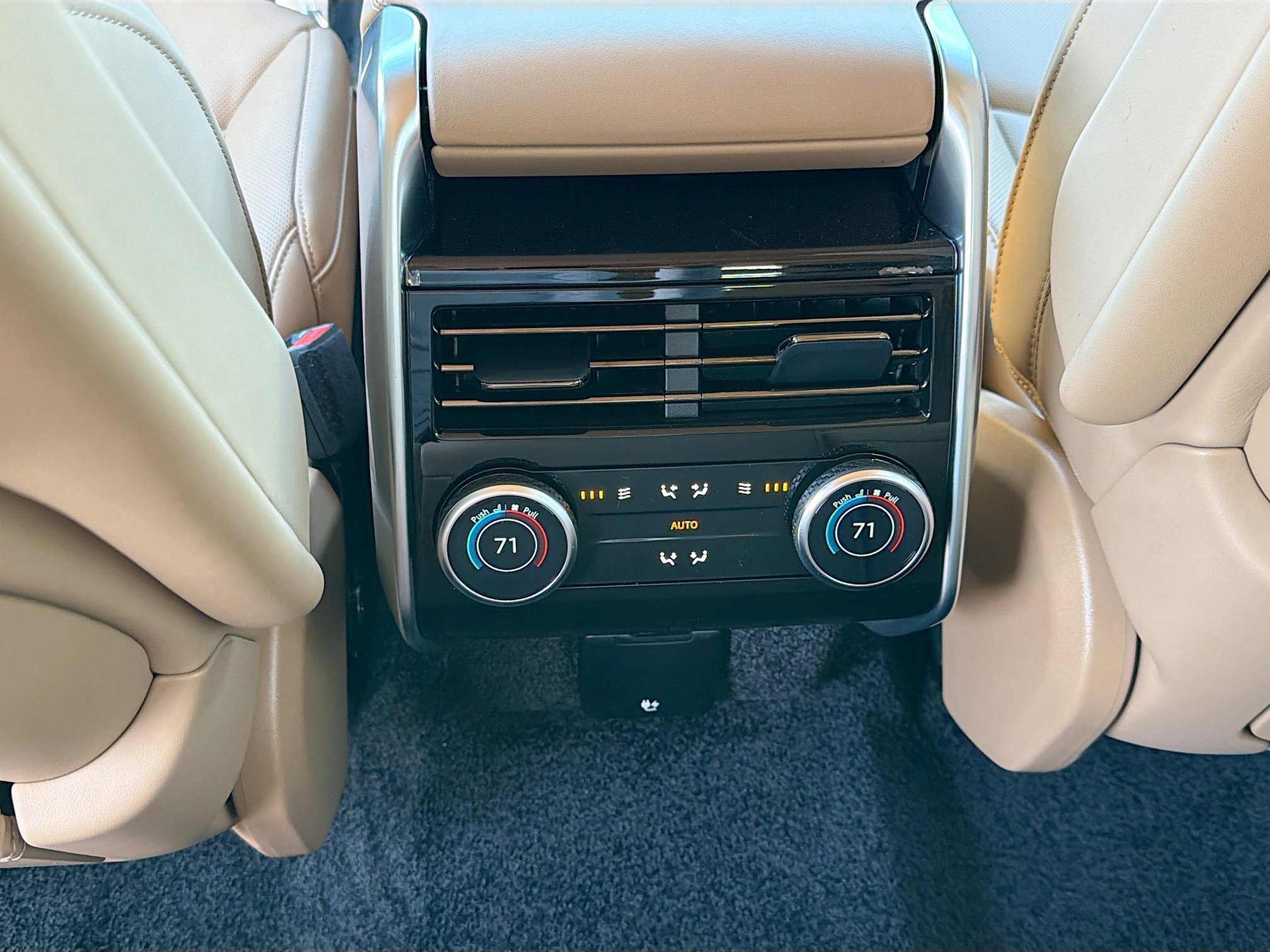 New 2026 Land Rover Range Rover SE image 20