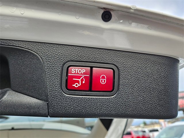 Used 2022 Mercedes-Benz GLC 300 4MATIC image 11