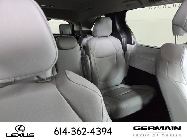 Used 2025 Toyota Sienna XLE image 21