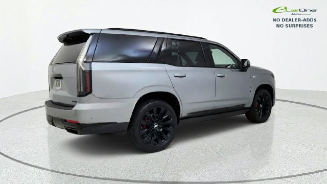 Used 2026 Cadillac Escalade Platinum Sport w/ LPO, ONYX Package AWD/4WD image 9