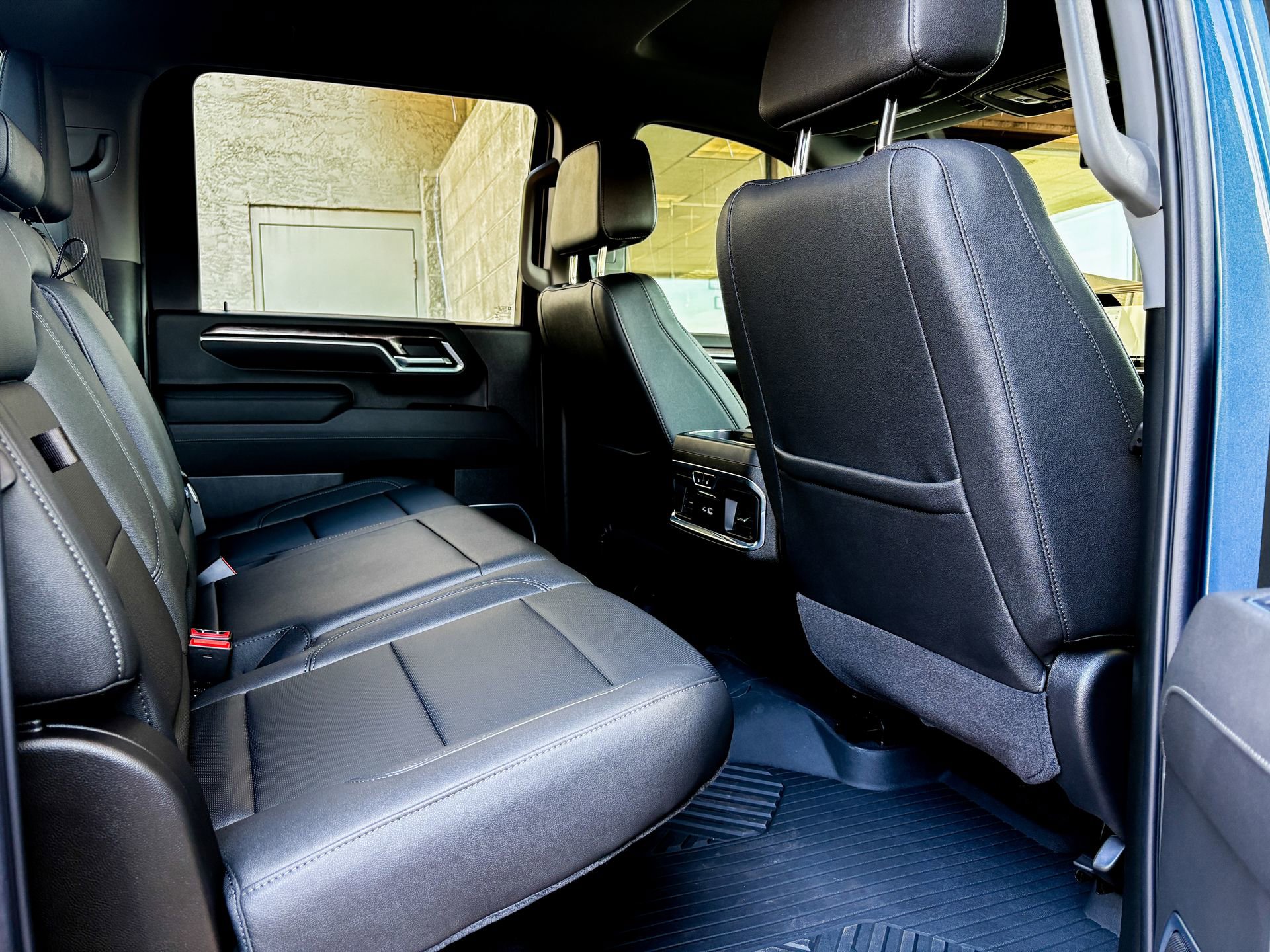 Used 2025 Chevrolet Silverado 2500 LTZ w/ LTZ Plus Package image 38