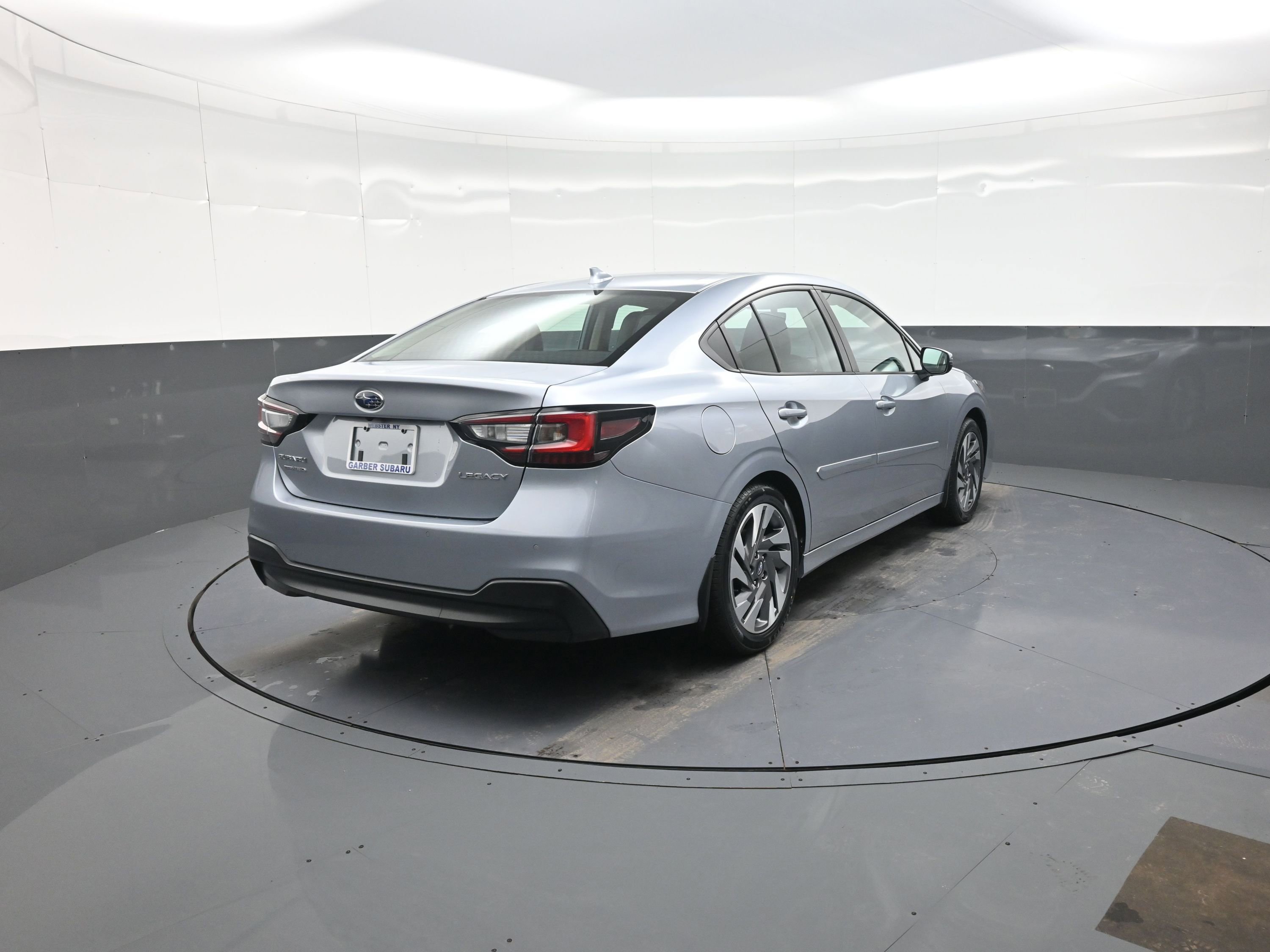 Used 2023 Subaru Legacy Limited image 3