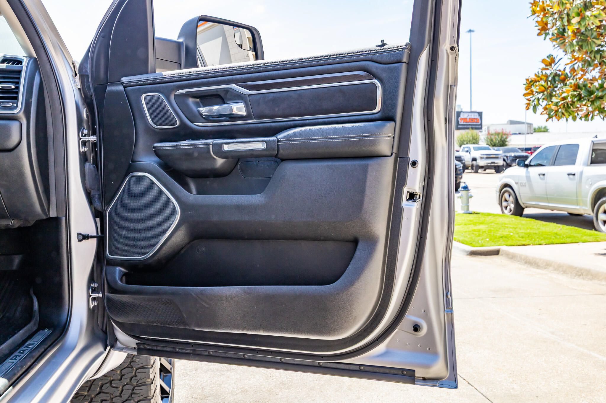 Used 2022 RAM 1500 Laramie AWD/4WD image 35