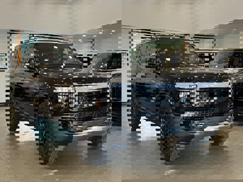 Used 2023 Rivian R1S Adventure image 3