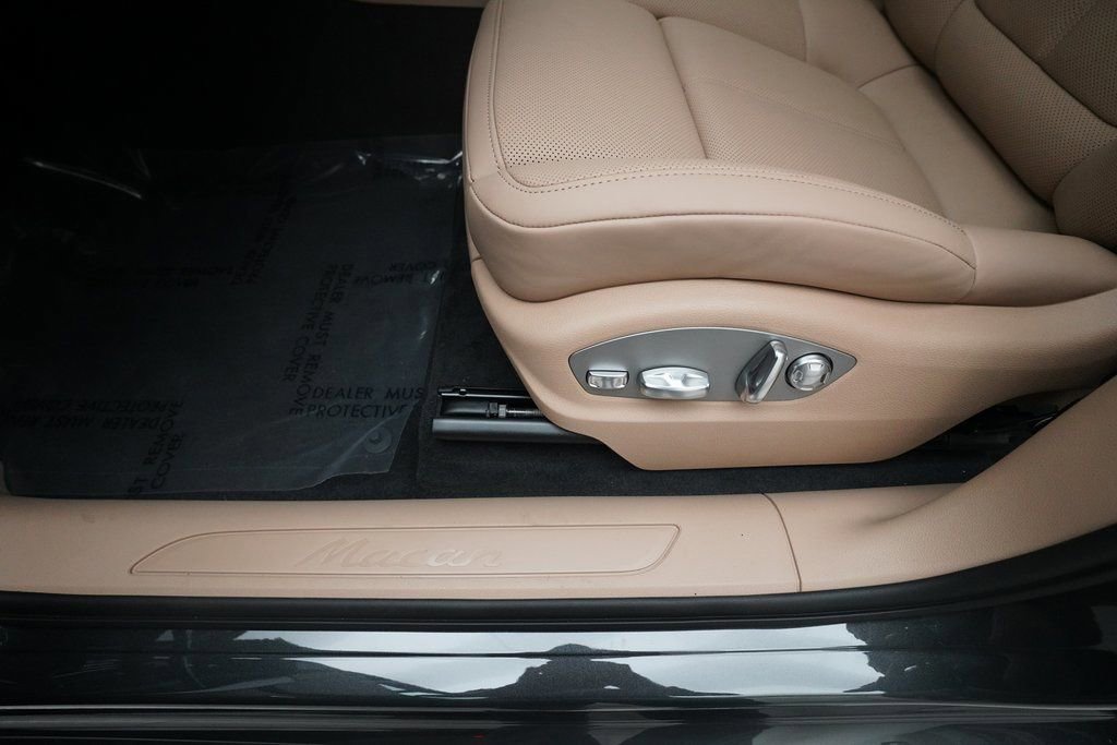 Certified 2026 Porsche Macan image 17