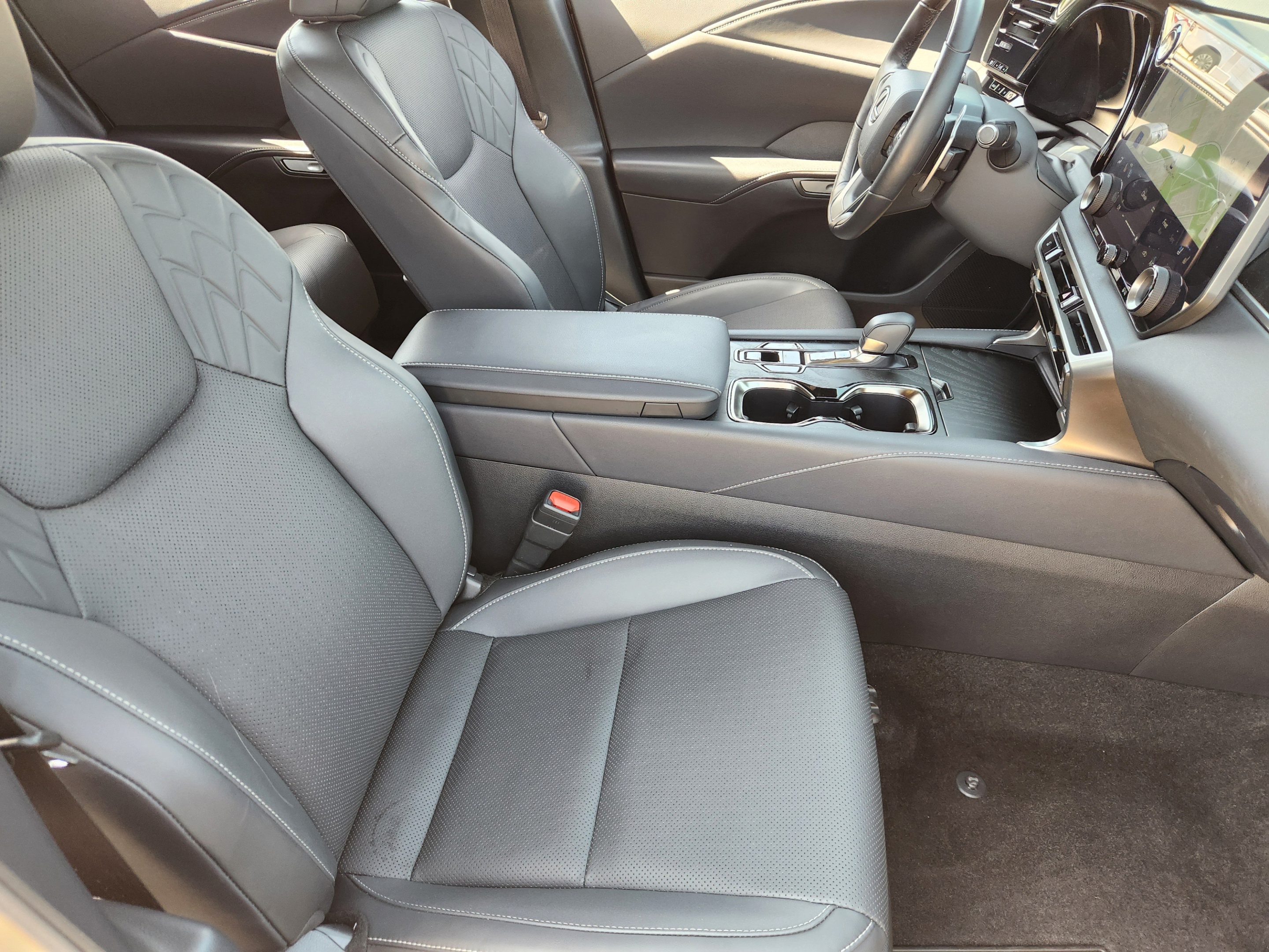 Used 2025 Lexus RX 350 Premium w/ Accessory Package (Z1) FWD image 9