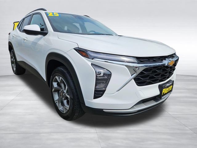 Used 2025 Chevrolet Trax LT FWD image 8