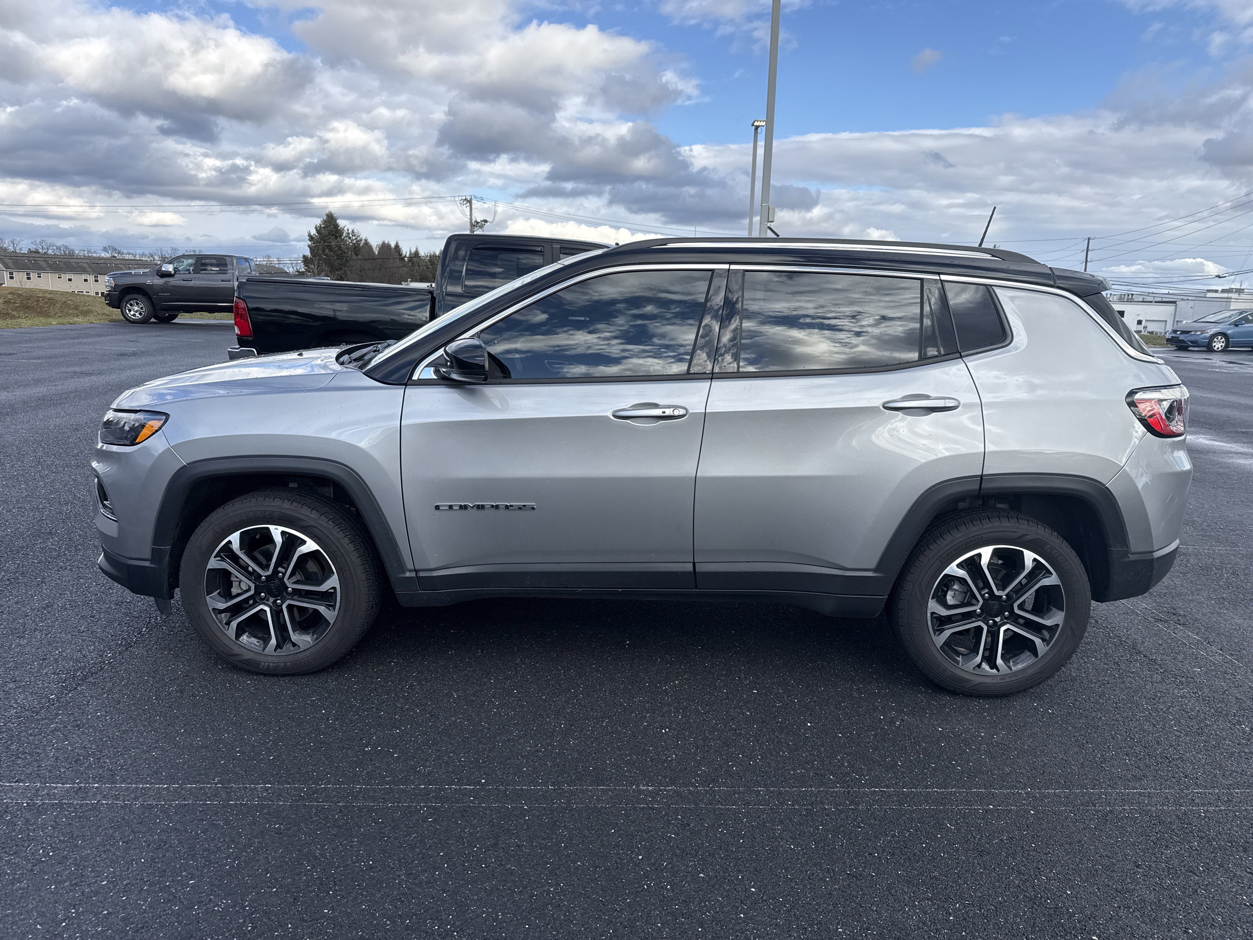 Certified 2022 Jeep Compass Limited w/ Sun and Sound Group image 7