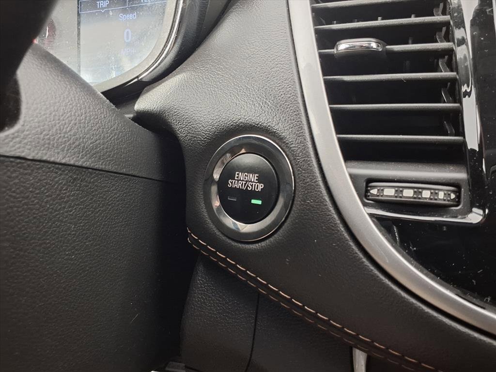 Used 2020 Chevrolet Trax LT w/ LT Convenience Package image 11