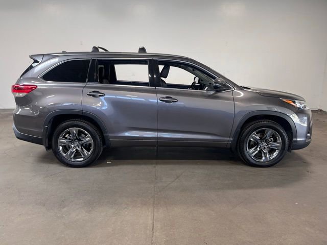 Used 2017 Toyota Highlander Limited Platinum w/ Carpet Mat Package AWD/4WD image 2