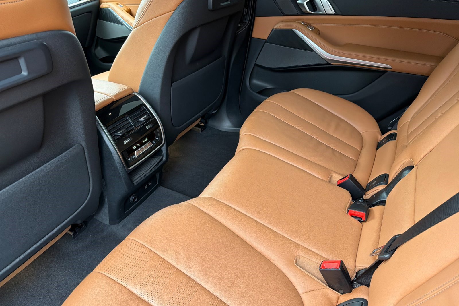 Certified 2022 BMW X7 xDrive40i w/ M Sport Package image 15