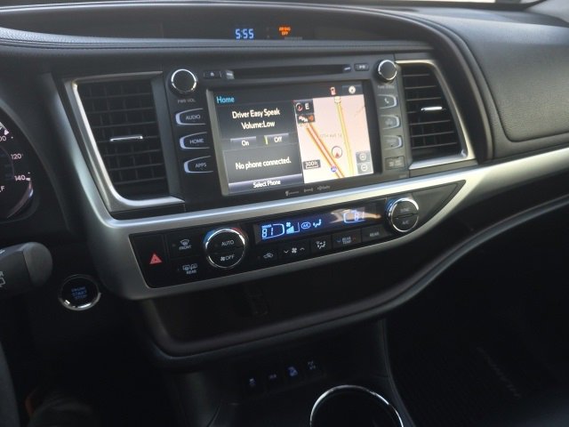 Used 2017 Toyota Highlander XLE image 11