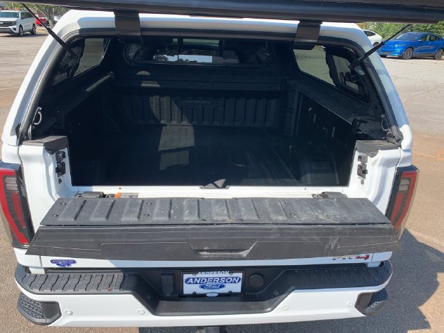 Used 2024 GMC Sierra 2500 AT4 w/ AT4 Premium Plus Package AWD/4WD image 10