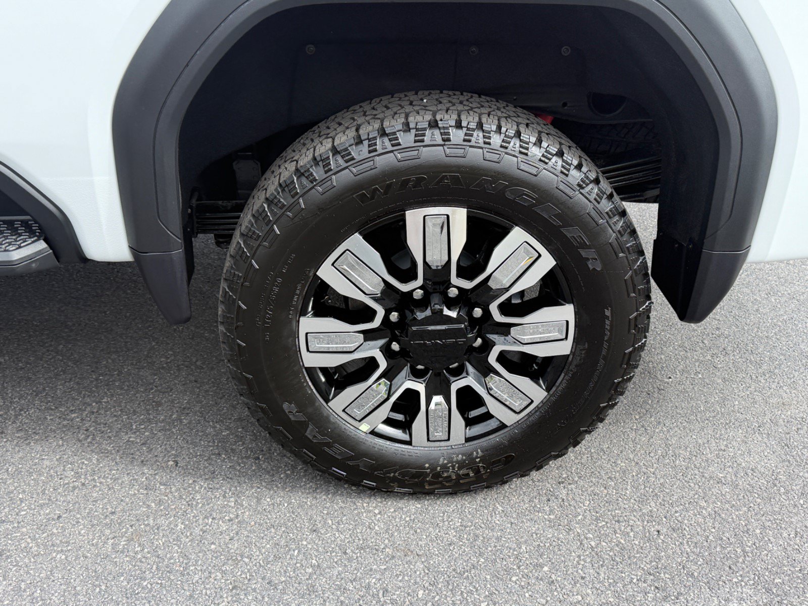 New 2026 GMC Sierra 2500 Denali AWD/4WD image 10