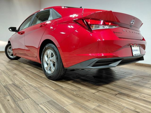 Used 2022 Hyundai Elantra SE image 11