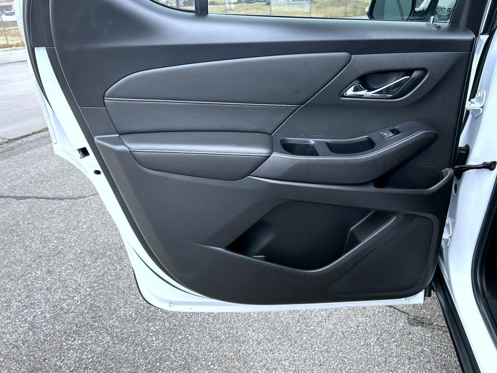 Certified 2020 Chevrolet Traverse LT w/ Driver Confidence II Package image 17