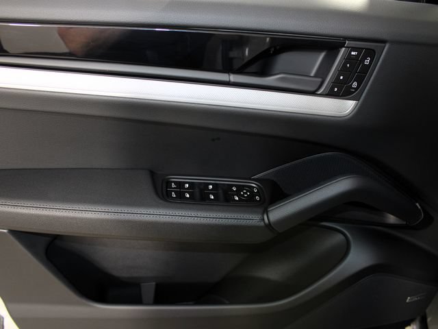 Certified 2026 Porsche Cayenne Coupe AWD/4WD image 19