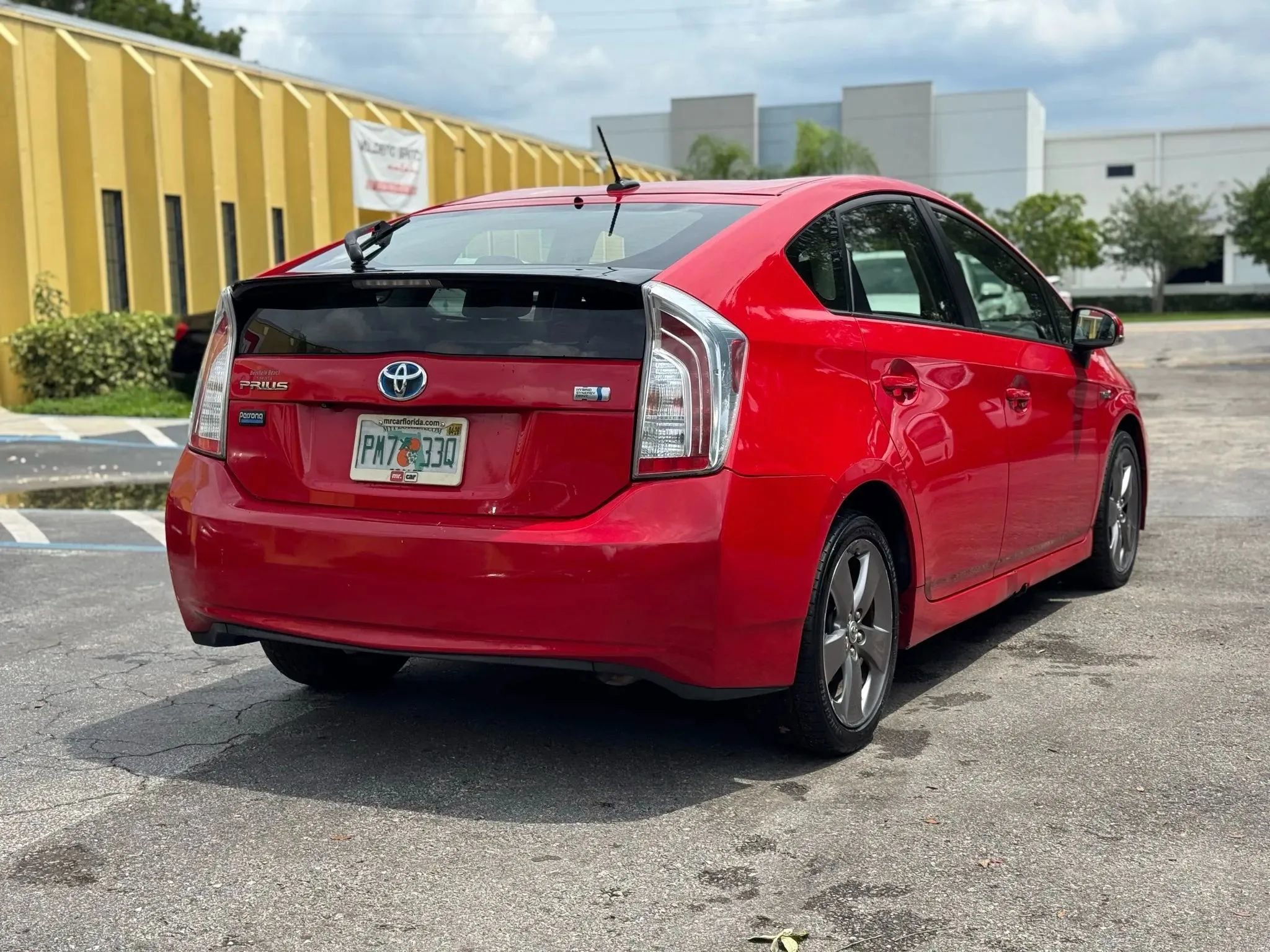 Used 2015 Toyota Prius Five image 8