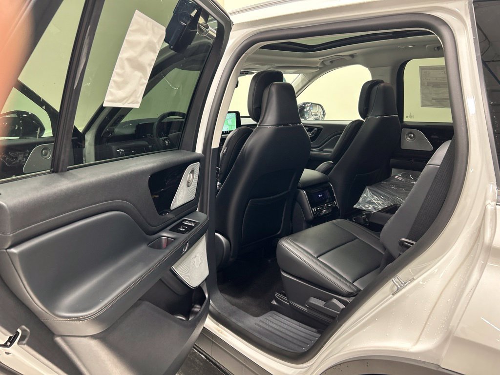 New 2026 Lincoln Aviator Reserve AWD/4WD image 21