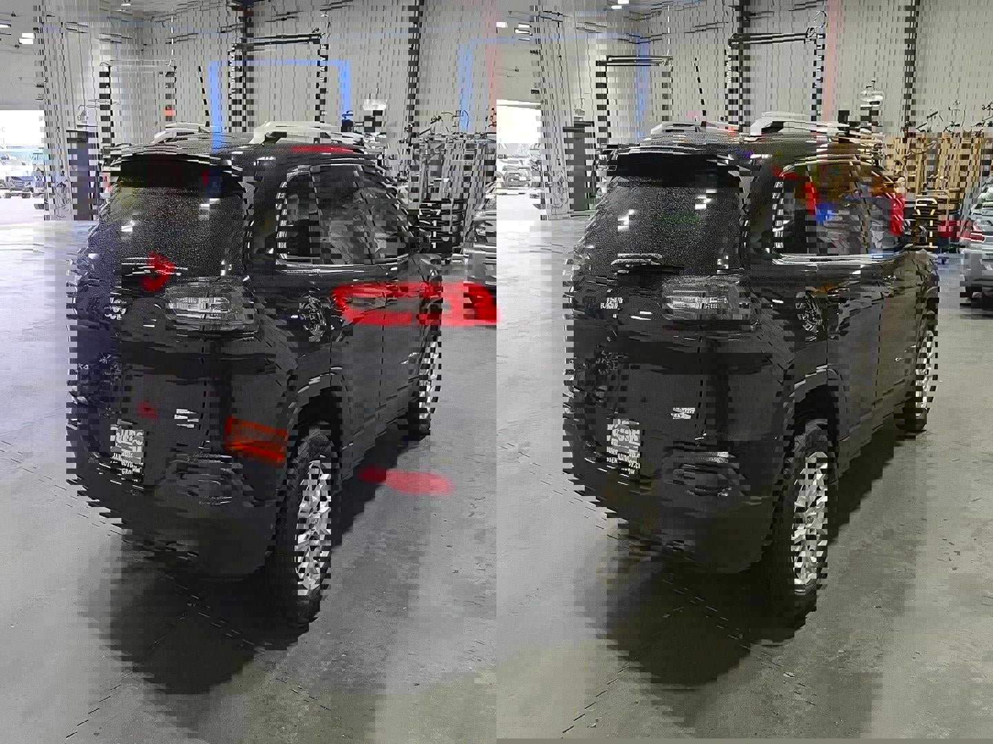 Used 2018 Jeep Cherokee Latitude w/ Cold Weather Group image 5