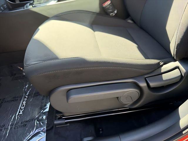 New 2026 Hyundai Kona SE image 13