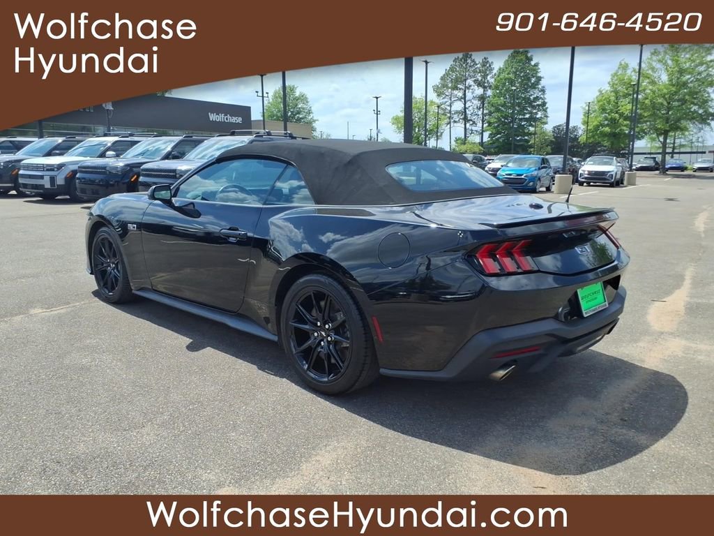 Used 2024 Ford Mustang GT Premium image 3
