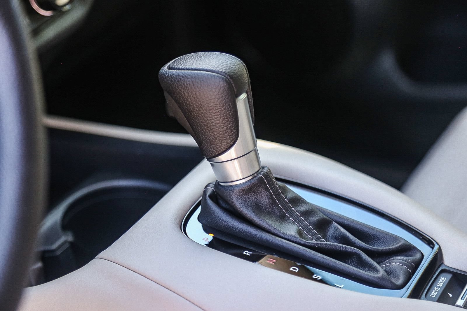 Used 2025 Honda HR-V LX image 20