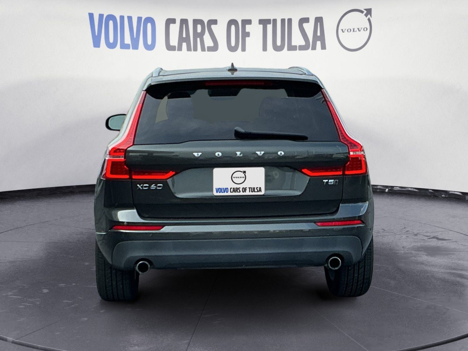 Used 2019 Volvo XC60 T5 Momentum w/ Multimedia Package AWD/4WD image 4