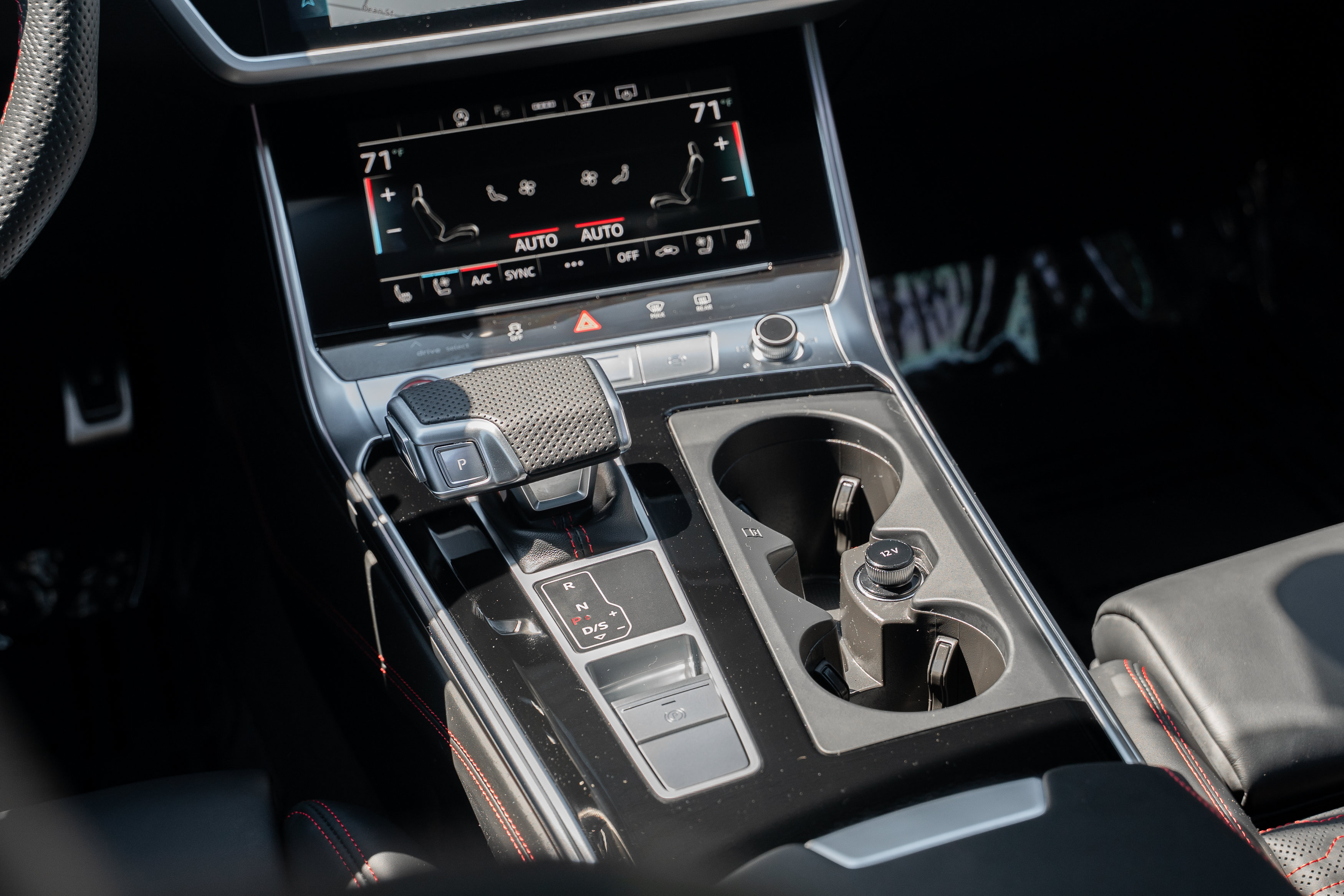 Certified 2025 Audi RS 6 performance AWD/4WD image 17