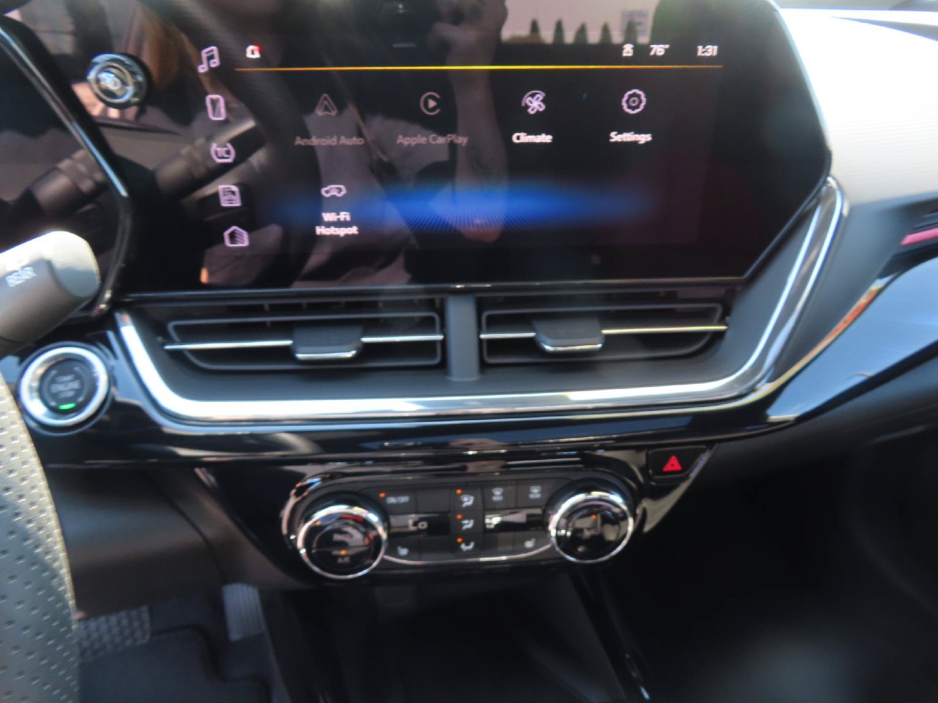 New 2026 Chevrolet Trax RS w/ Sunroof Package FWD image 31