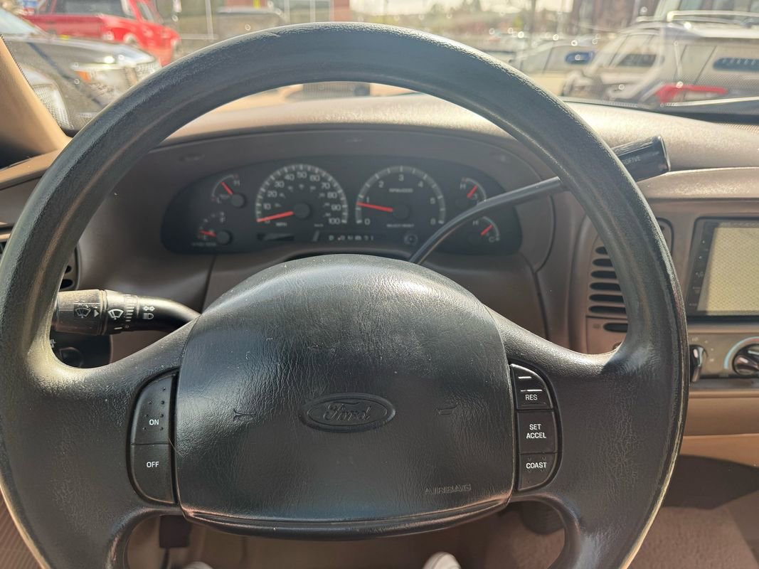 Used 1999 Ford F150 XLT image 16