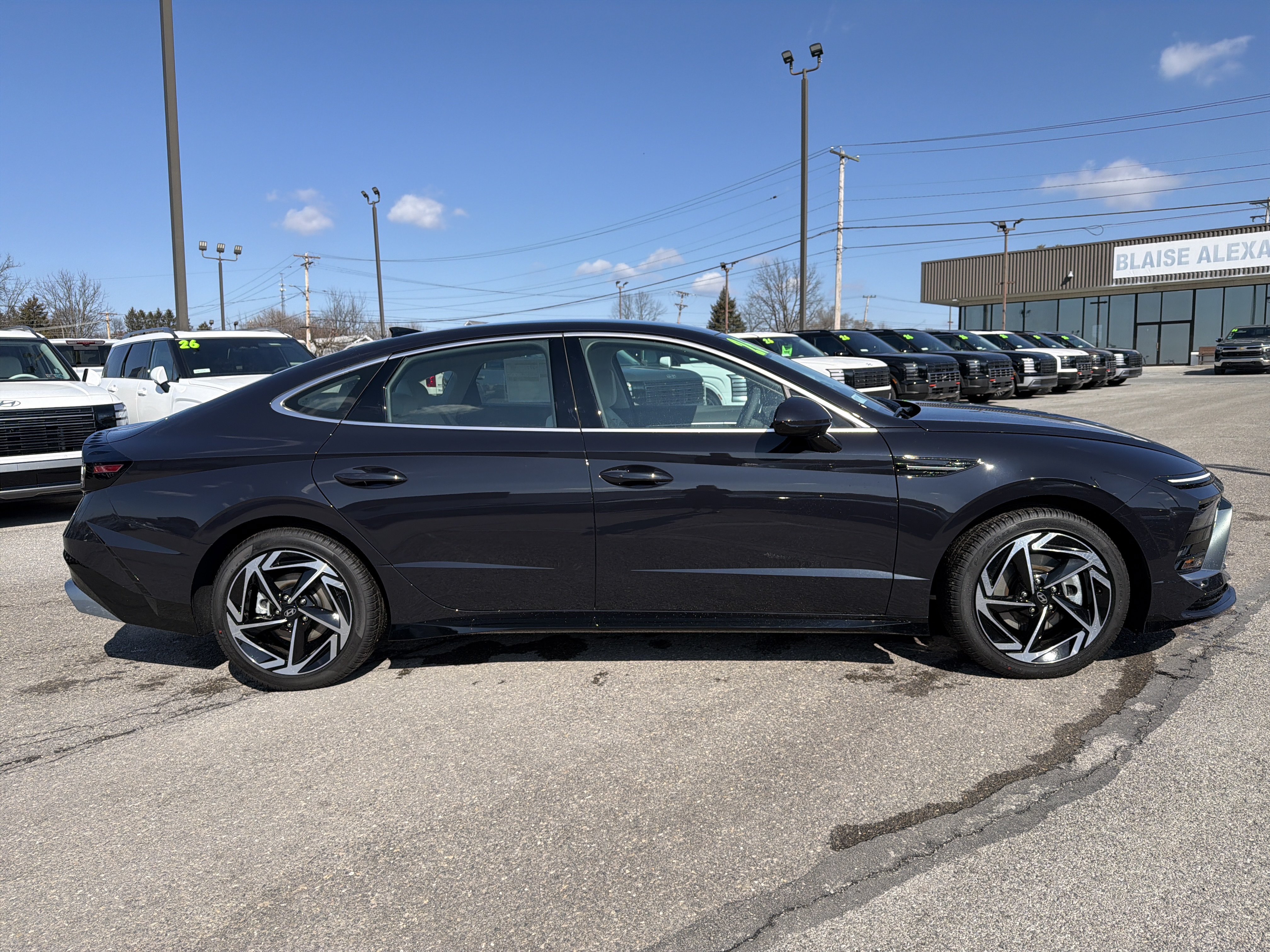 New 2026 Hyundai Sonata SEL AWD/4WD image 2