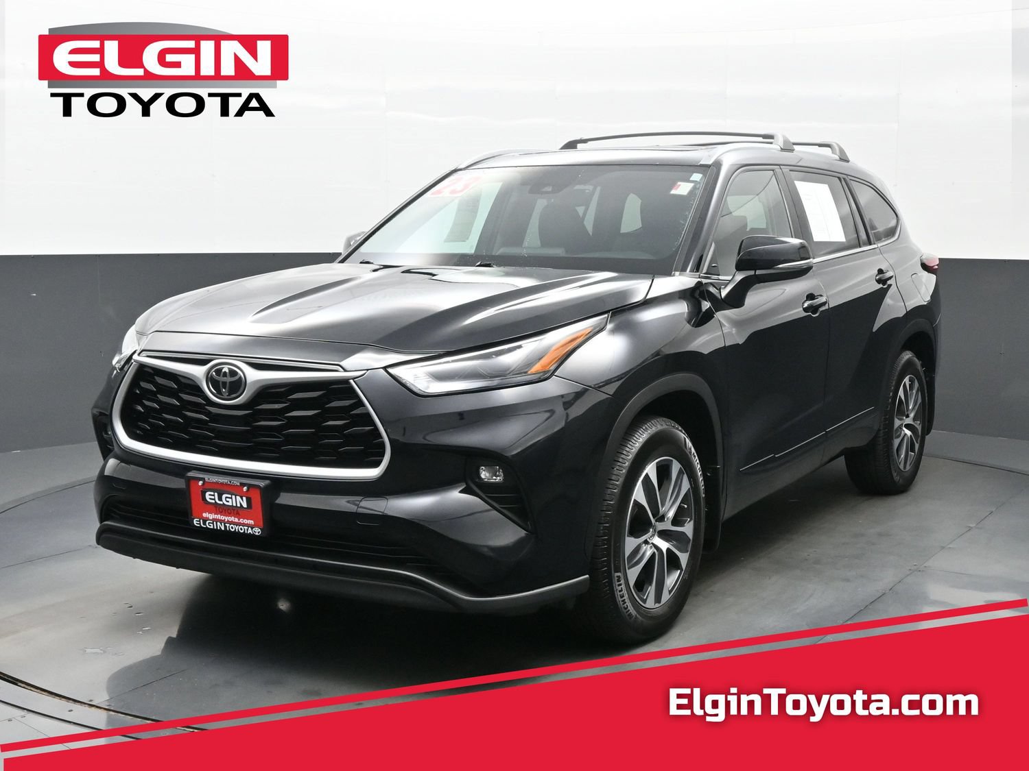 Used 2023 Toyota Highlander XLE AWD/4WD image 1
