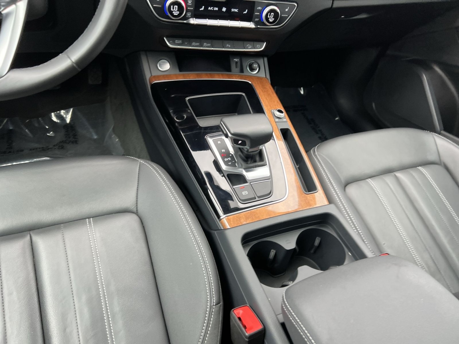 Used 2025 Audi Q5 2.0T Premium w/ Convenience Plus Package AWD/4WD image 22