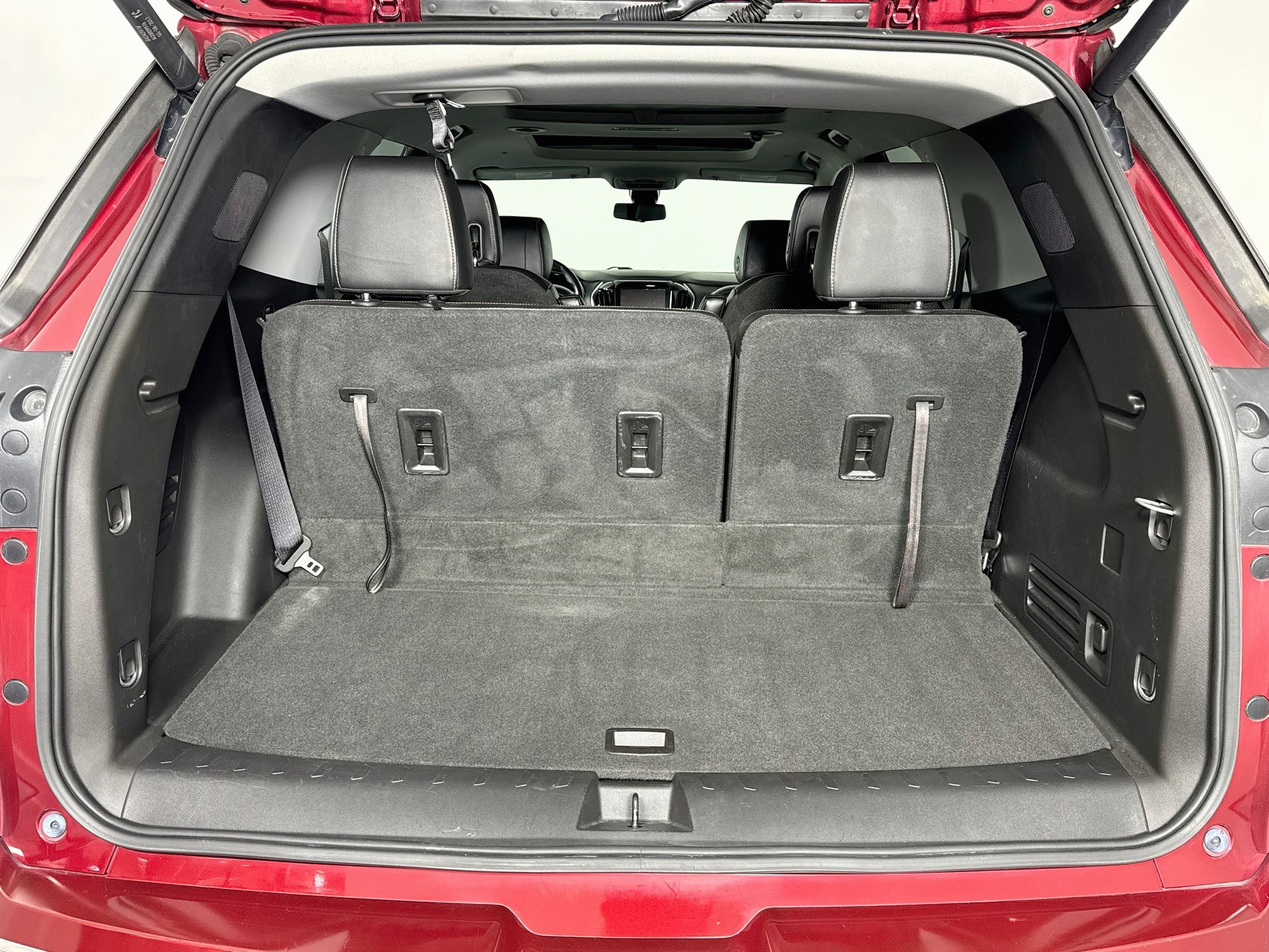 Used 2018 Chevrolet Traverse Premier w/ Driver Confidence II Package FWD image 28
