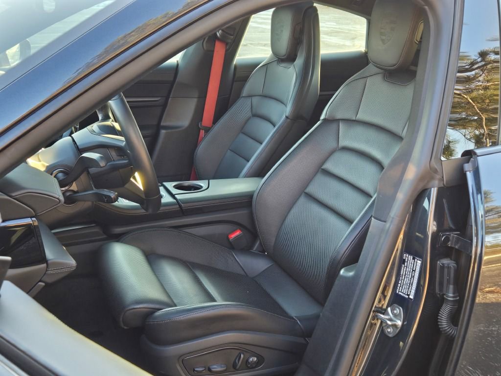 Certified 2025 Porsche Taycan image 5